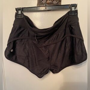 Lululemon shorts black mesh
